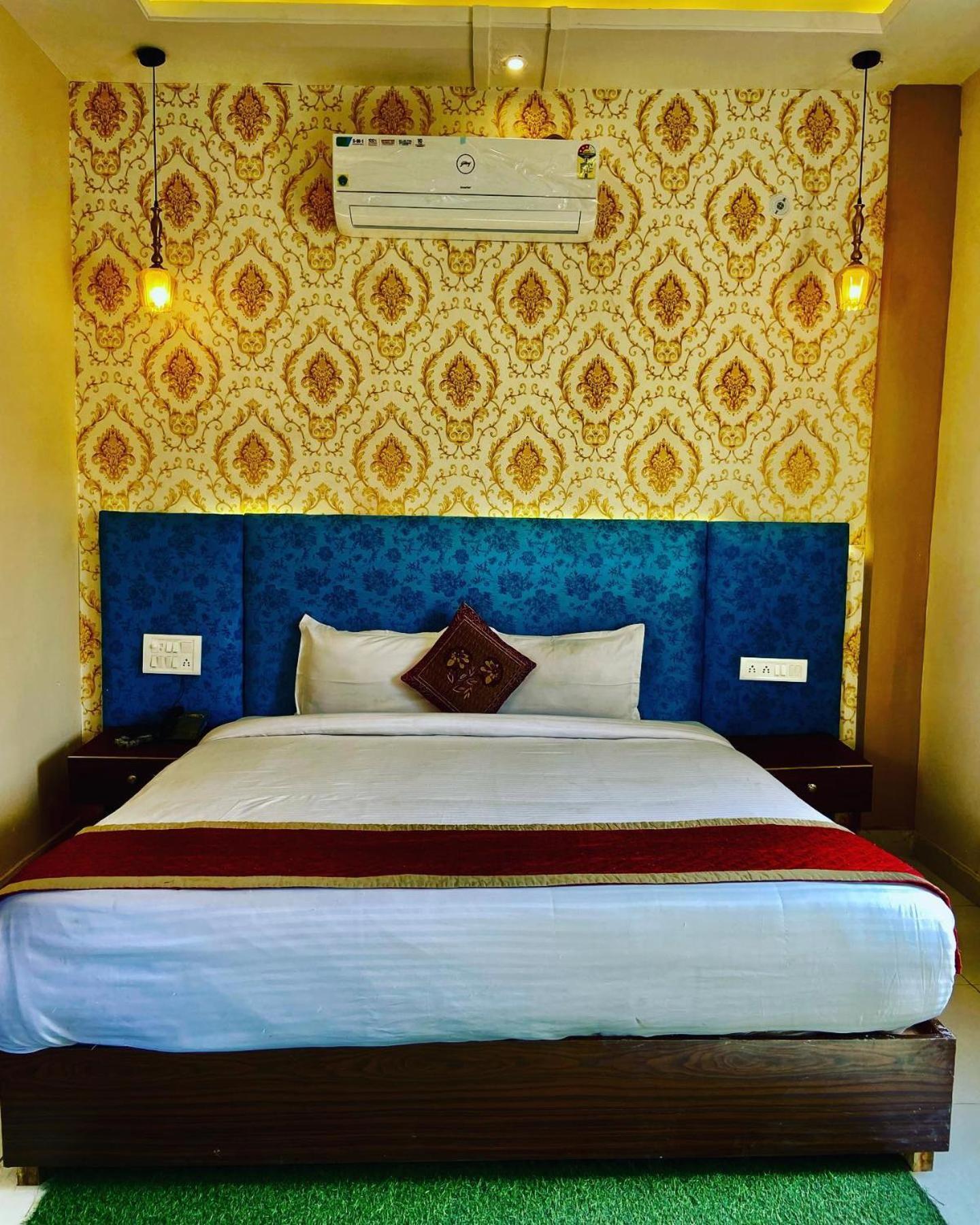 The Indraj Palace Hotel Jaipur Exterior foto
